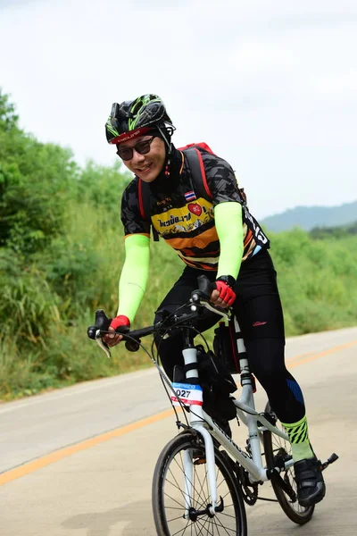 Amatör Bisiklet sporcular yapmak en iyi şekilde bisiklet yarışı sadaka gezi çabalarını 