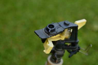 Bahçedeki su kolonu kapat. 