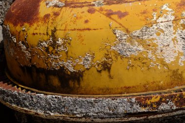 Paslı metal nesne. Yakın çekim.