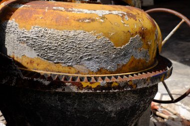 Paslı metal nesne. Yakın çekim.