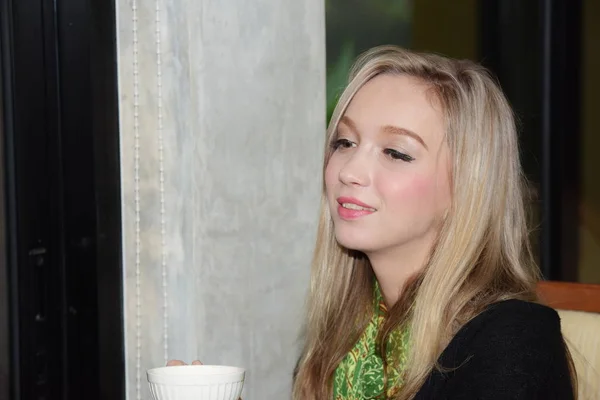 Caucasian Woman Drinking Coffee Cafe — Stock Photo, Image