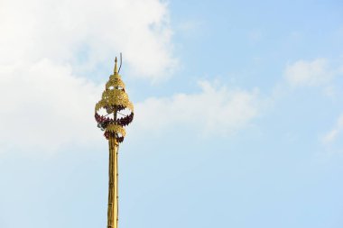 Güzel Tayland tapınak, tapınak Tayland, Tayland tarzı altın Buda heykelleri. Eski Buda heykeli.