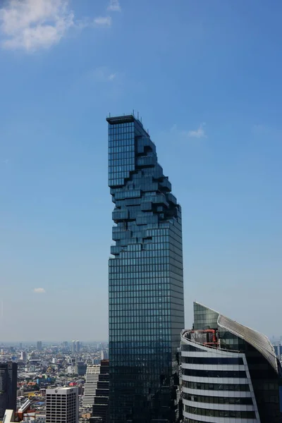 Business district with high-rise and transportation systems — Stock Photo, Image