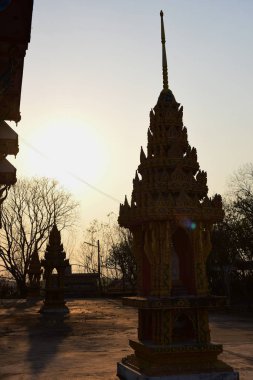 Parkın geleneksel Tayland mimarisi