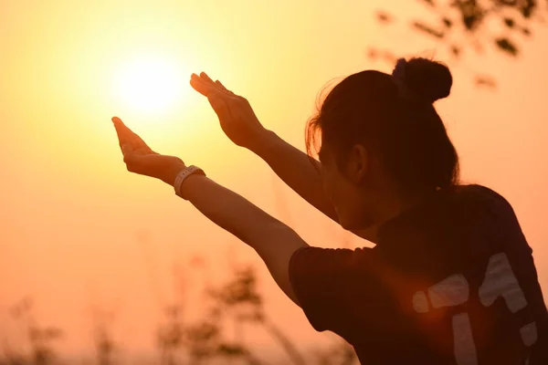 Puesta Sol Con Hermosas Chicas Siendo Mostrar Liberación Energía —  Fotos de Stock