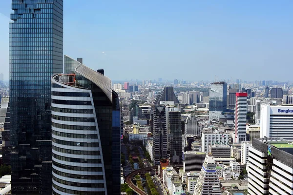 Tourists Visit High Rise Buildings Offices Citys Business District Bangkok — Stock Photo, Image