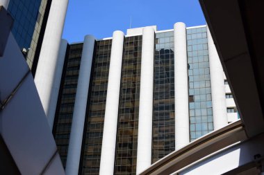 Yüksek binalar ve büyük binalar ve toplu taşıma sistemleri ile büyük şehir iş bölgesi Bangkok ofisleri