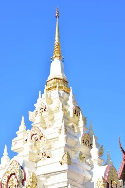 Wat Phra Borommathat Chaiya 'nın güzelliği ve eski Buddha görüntüsü Surat Thani, Tayland