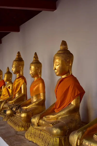 Красота Wat Phra Borommathat Chaiya Старый Образ Будды Сурат Тани — стоковое фото