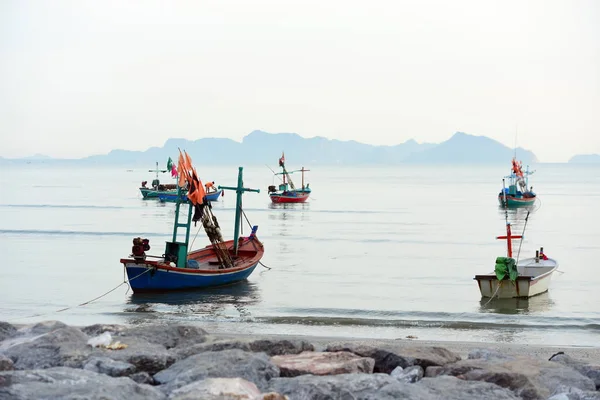 Blick Auf Den Strand Und Kleine Fischerboote Strand Den Frühen — Stockfoto