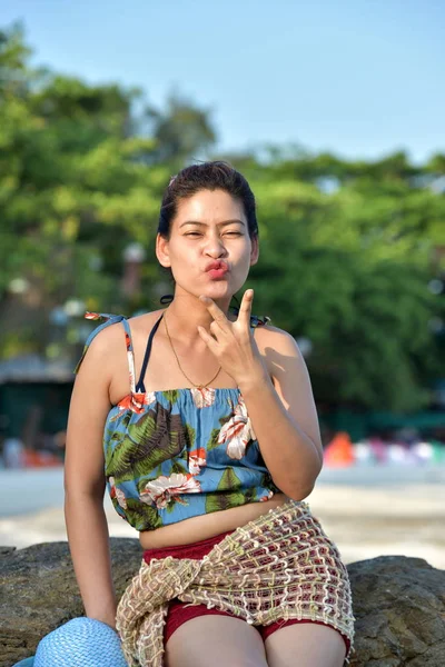 Woman Resting Sea Beach Thailand — Stock Photo, Image