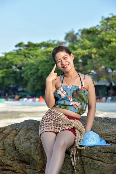 Woman Resting Sea Beach Thailand — Stock Photo, Image