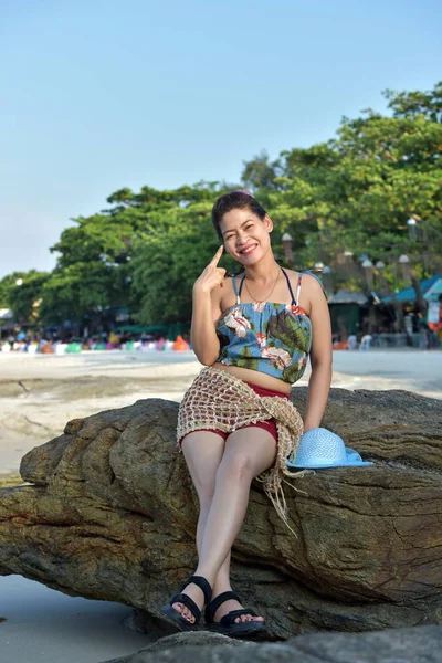 Woman Resting Sea Beach Thailand — Stock Photo, Image