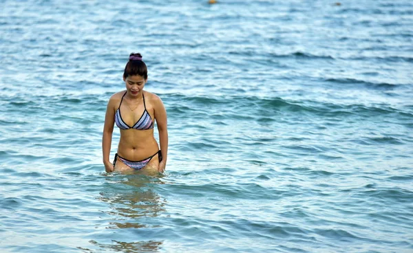 Tailandia Abril 2019 Mujer Asiática Nadando Mar — Foto de Stock