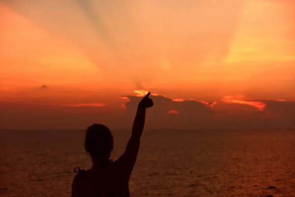 Coloridas Vistas Cielo Después Del Atardecer Mar Con Luz Brillando —  Fotos de Stock