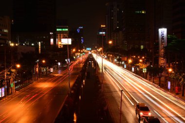 gece bulanık yol 