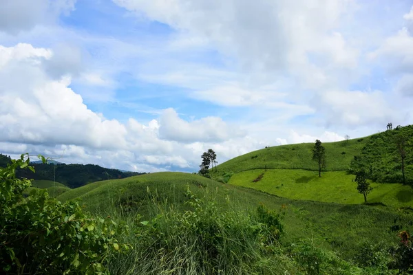 Vista Exuberante Paisaje Montañoso Verde — Foto de Stock