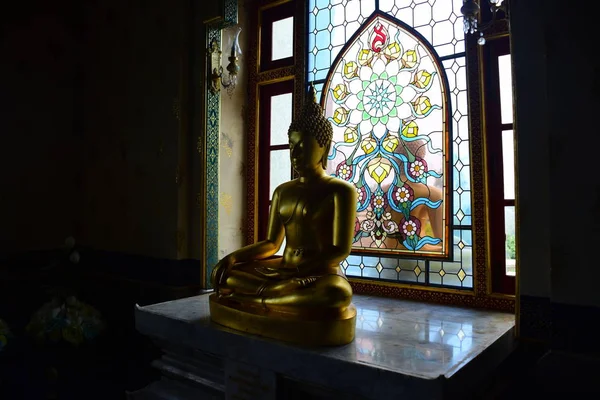 Intérieur Temple Thaïlandais Avec Statue Bouddha — Photo