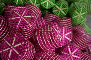 pazarda bambu yapılmış hasır 