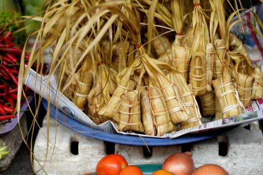 pazarda bambu yapılmış hasır 