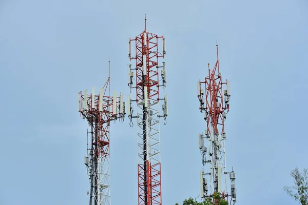 Scenic View Blue Sky Electric Towers — Stockfoto