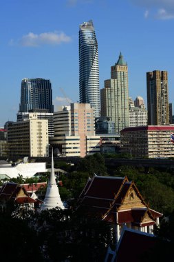 Modern mimariyle şehrin ufuk çizgisi