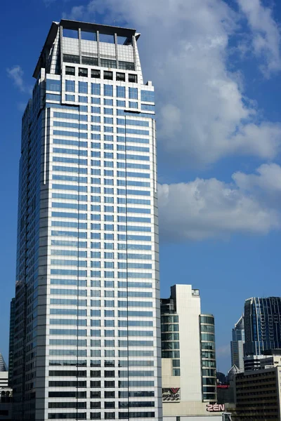 Modern mimariyle şehrin ufuk çizgisi