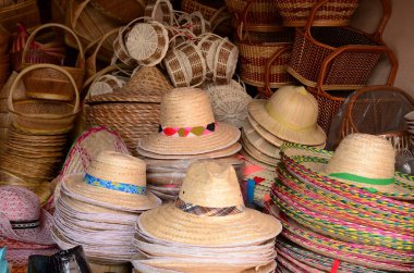 pazarda bambu yapılmış hasır 