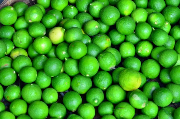 Top View Green Limes Background — 图库照片