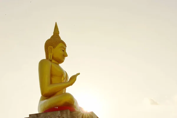 Ναός Και Άγαλμα Του Βούδα Βουδιστική Σκιά Σοφία Διαφωτίσει Φως — Φωτογραφία Αρχείου