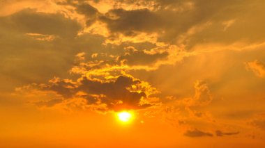 inanılmaz turuncu günbatımı doğa manzara