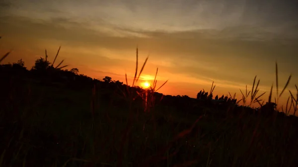 Úžasný Oranžový Západ Slunce Malebný Výhled — Stock fotografie