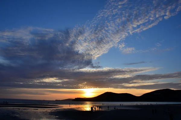 Vacker Solnedgång Över Havet — Stockfoto