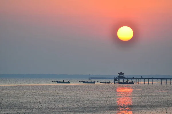 Prachtige Zonsondergang Boven Zee — Stockfoto