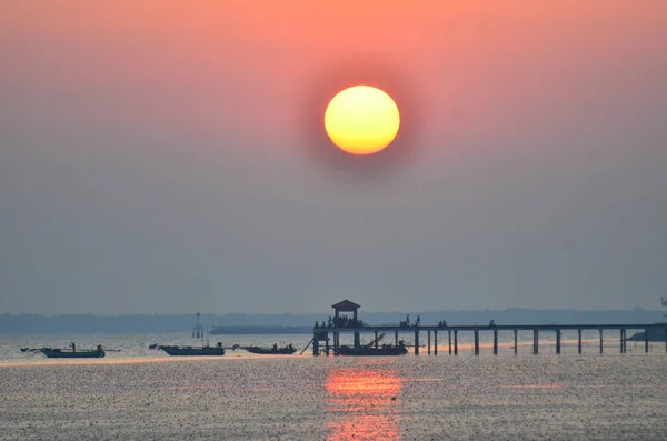 Prachtige Zonsondergang Boven Zee — Stockfoto