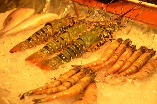 Nahaufnahme Exotischer Lebensmittel Auf Dem Marktplatz — Stockfoto