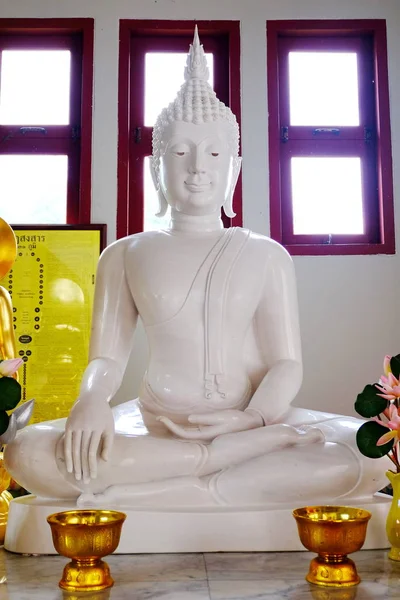 Tempio Tailandese Statua Buddha Durante Giorno — Foto Stock