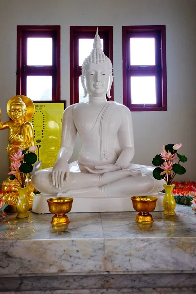 Thajský Chrám Socha Buddhy Dne — Stock fotografie