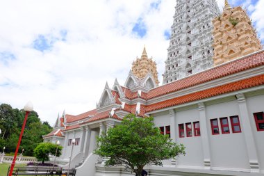 Pattaya. Tayland. Wat Yan Tapınağı karmaşık. Tapınak karmaşık ve Wat Yang Park Pattaya 20 km dir. Bu en sevdiğim yer dinlenme ve meditasyon Budistler Tayland Kraliyet ailesinin himayesi altında ve mucizevi kabul edilir