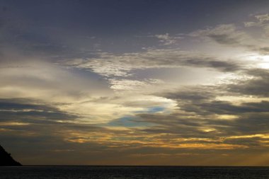 denizde inanılmaz gün batımı 