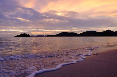 denizde inanılmaz gün batımı 