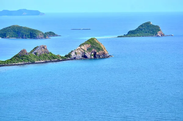 Sattahip Deniz Üssü marina, Tayland, tepenin üstünden izlendi.