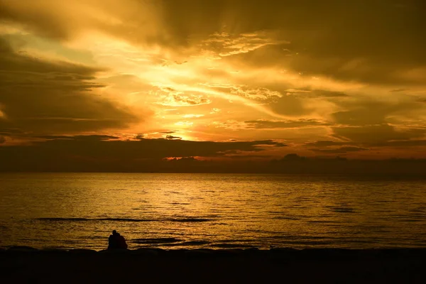 Rising Sun Golden Yellow Sky Beach Sea Early Morning — Stock Photo, Image