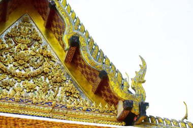 Tay tapınakları tapınakve pgodalar güzeldir. Başkentte eski