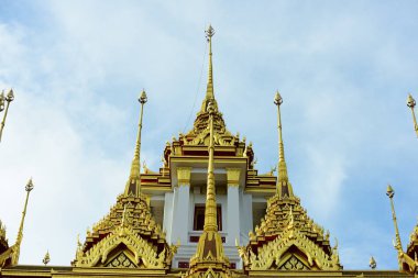 Tay tapınakları tapınakve pgodalar güzeldir. Başkentte eski