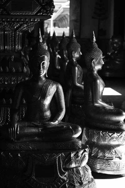 Statua Buddha Dorata Nel Tempio Thai — Foto Stock