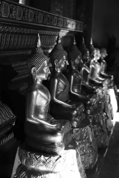 Statua Buddha Dorata Nel Tempio Thai — Foto Stock