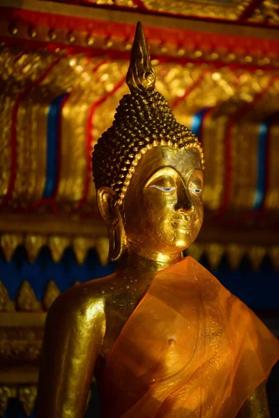 Άγαλμα Του Βούδα Στο Ναό Wat Ταϊλάνδη — Φωτογραφία Αρχείου