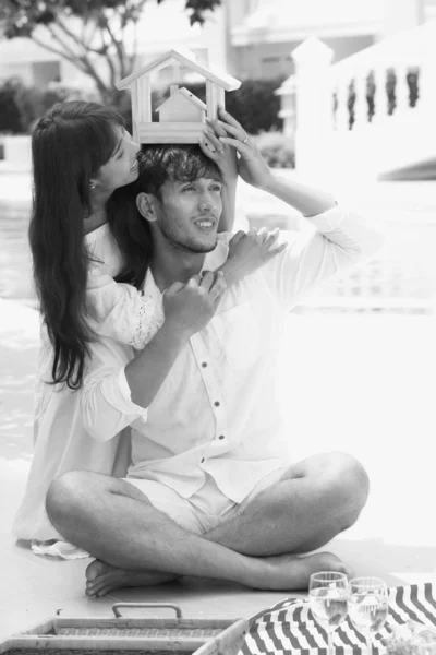 Portraits Couples Happy Pool Area — Stock Photo, Image