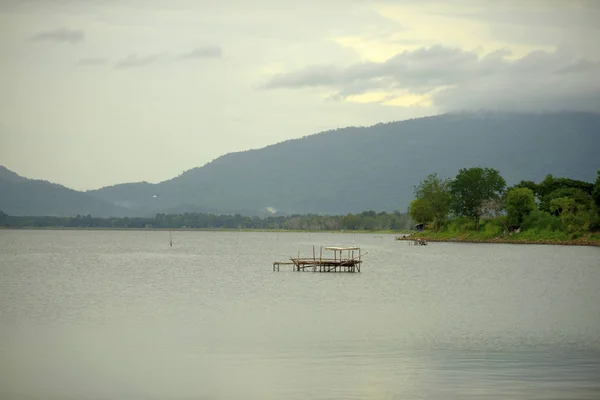 Paisaje Verano Con Lago Árboles — Foto de Stock